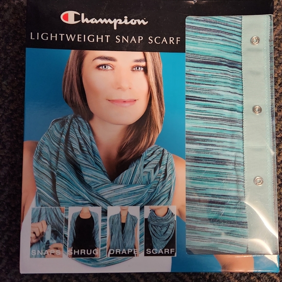 Champion Light weight snap scarf - Picture 1 of 2